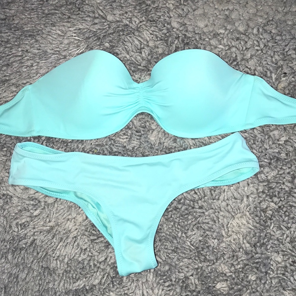 Bikini Victoria secrets - Picture 2 of 4